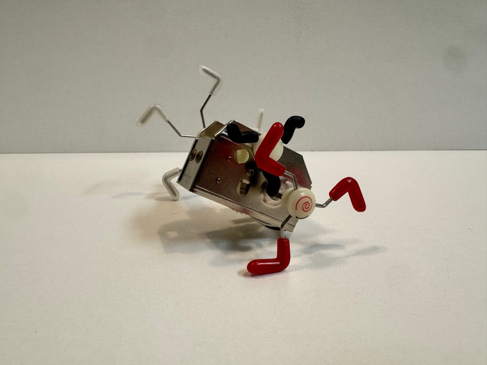 SKIDUM KIKKERLAND Wind-up Creature Mechanisch Speelgoed, Ophalen of Verzenden, Zo goed als nieuw, Jongen of Meisje
