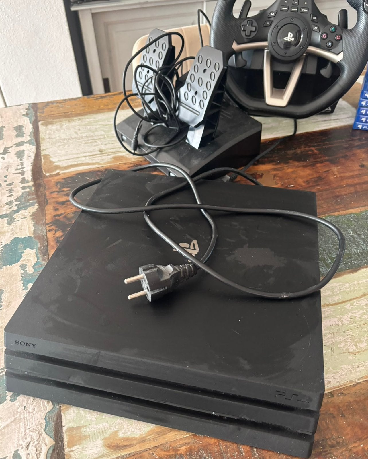 Playstation 4 pro 1TB met vr-bril en race stuur met pedalen, Spelcomputers en Games, Ophalen of Verzenden, 1 TB, Met 1 controller
