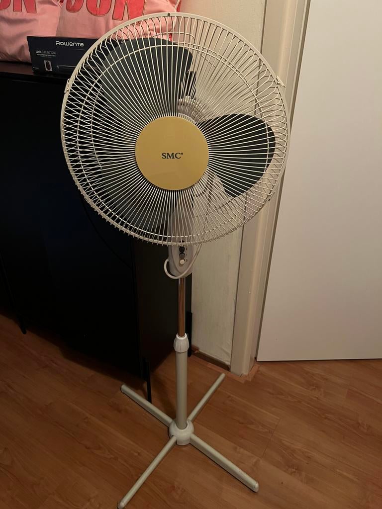 SMC stille ventilator, Ophalen, Zo goed als nieuw, Statiefventilator