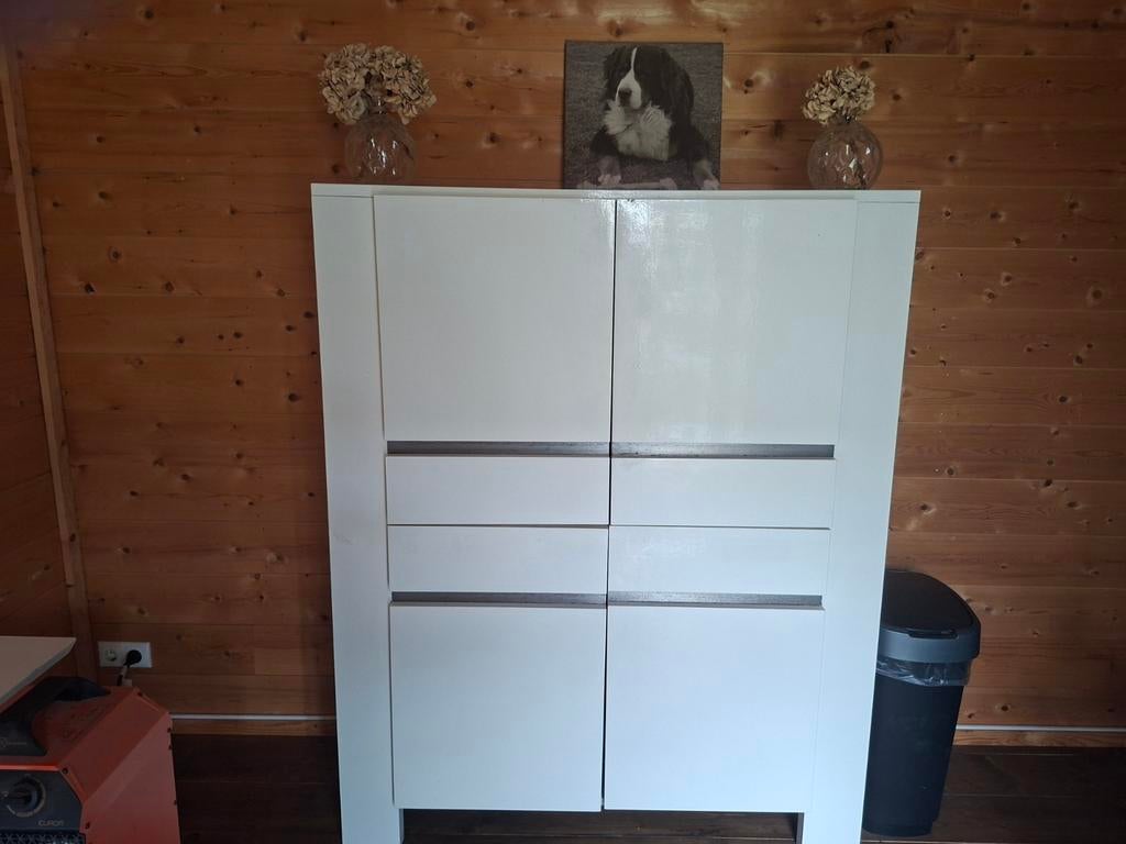 Mooie hoge kast ..opknapper., Huis en Inrichting, Ophalen, Gebruikt, 25 tot 50 cm