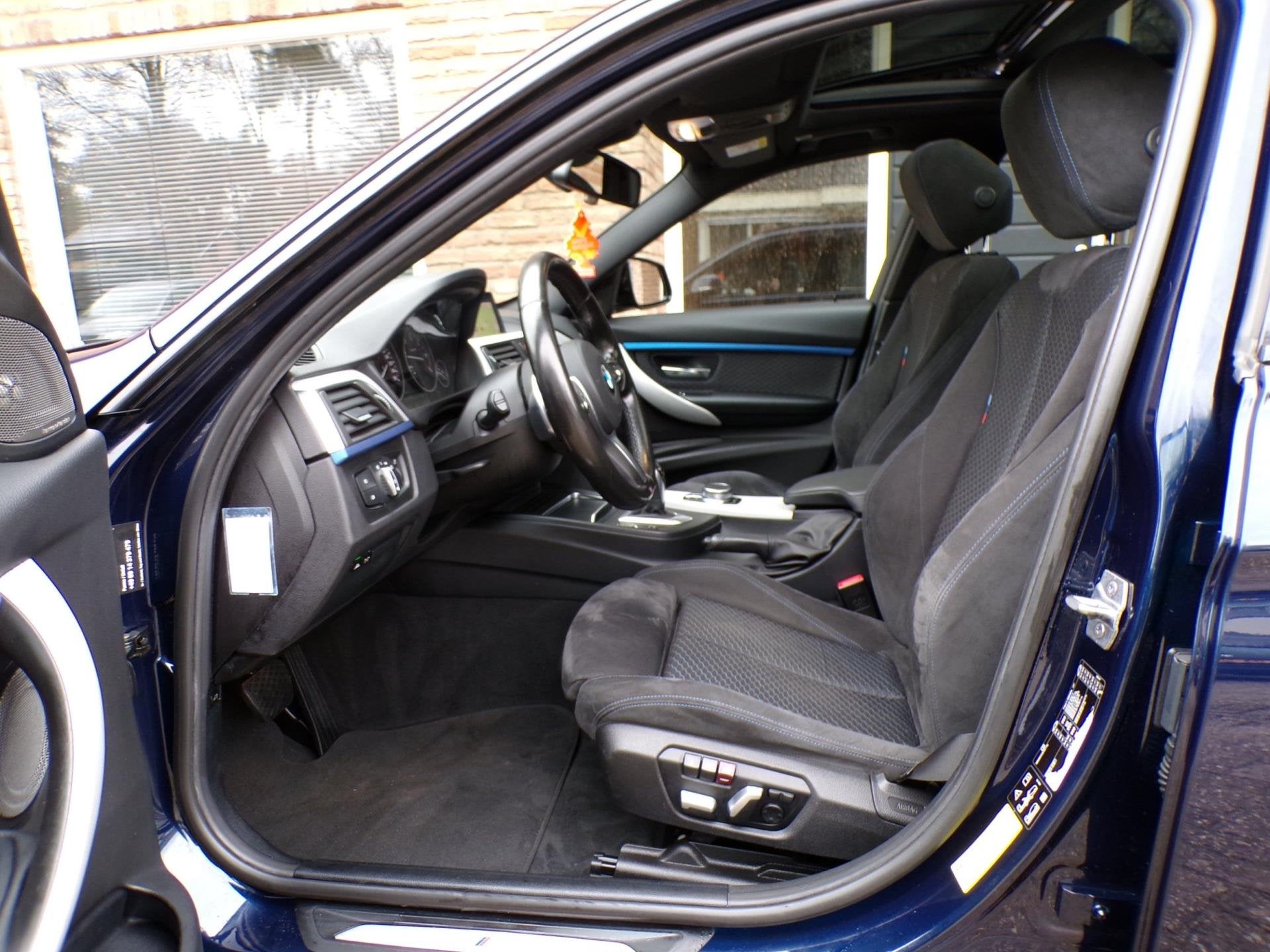 BMW 3-serie Touring 335d xDrive M Sport Edition, Auto's, Automaat, Dealer onderhouden, Blauw, Alcantara