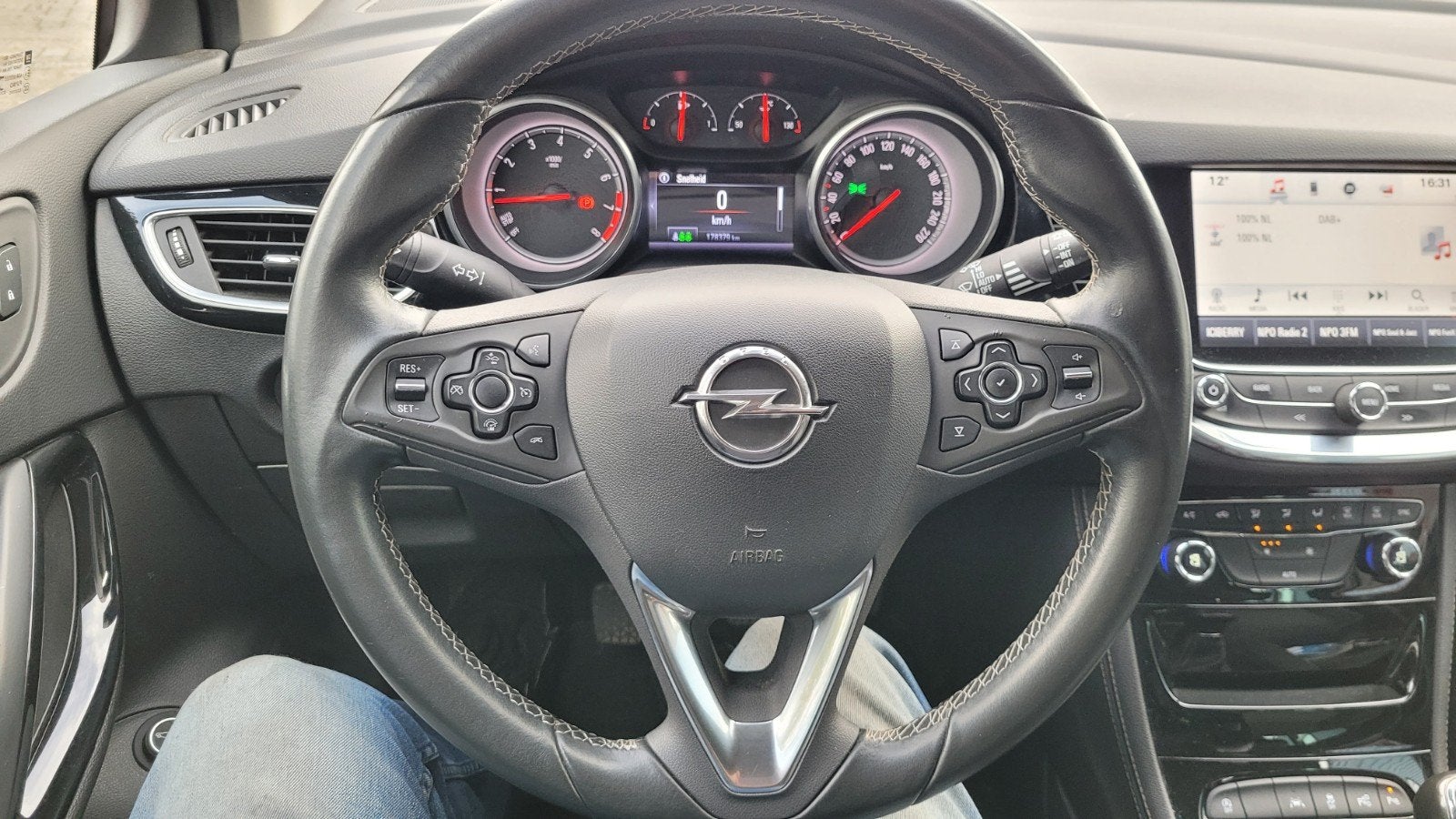 Opel Astra 1.4 Turbo 150pk Sports Tourer+ 2017 veel opties!, Voorwielaandrijving, Dealer onderhouden, 4 cilinders, 150 pk