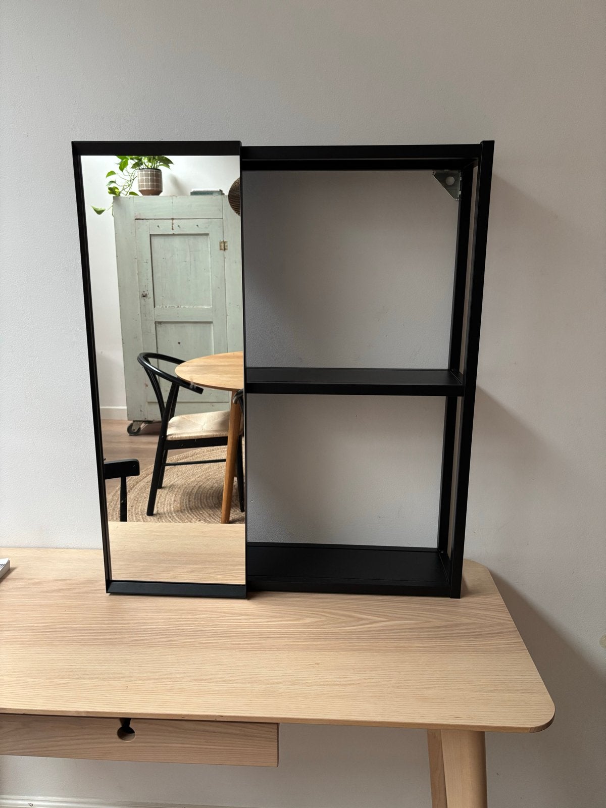 Zwart wandrek met spiegel - compact en stijlvol, Huis en Inrichting, Ophalen, Vierkant, Zo goed als nieuw, Minder dan 100 cm