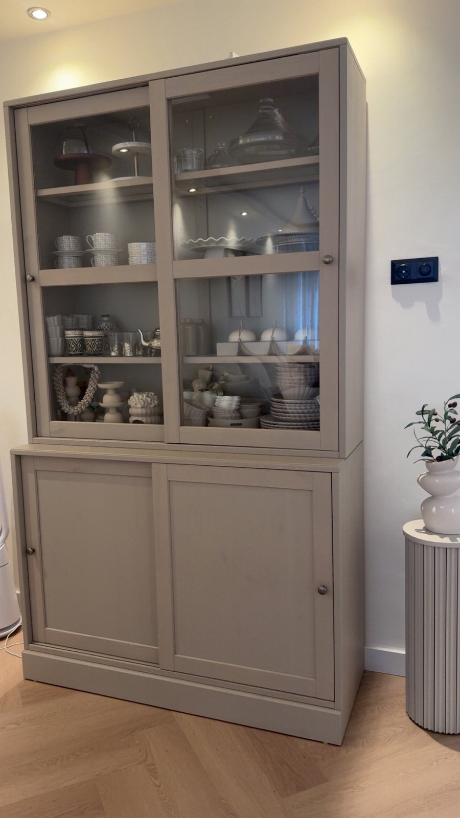 Beige buffetkast Ikea, Ophalen, 100 tot 150 cm, 200 cm of meer, Zo goed als nieuw