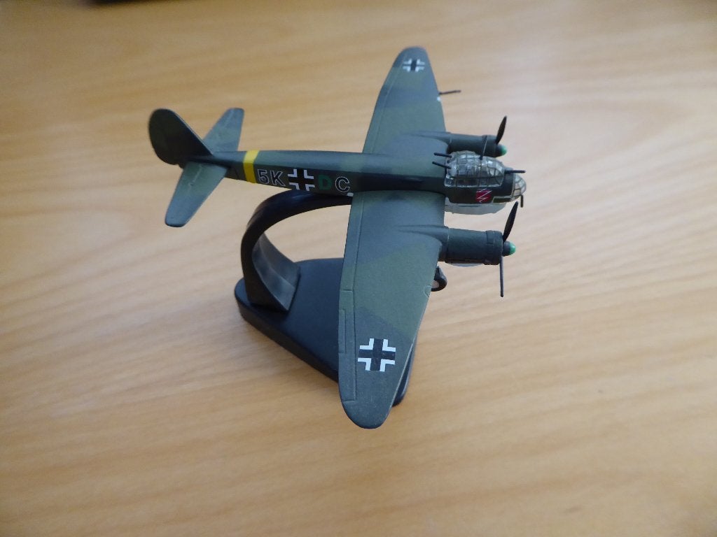 te koop : metalen model vliegtuig Junkers Ju-88A-4, 1:72 tot 1:144, Zo goed als nieuw, Vliegtuig, Ophalen