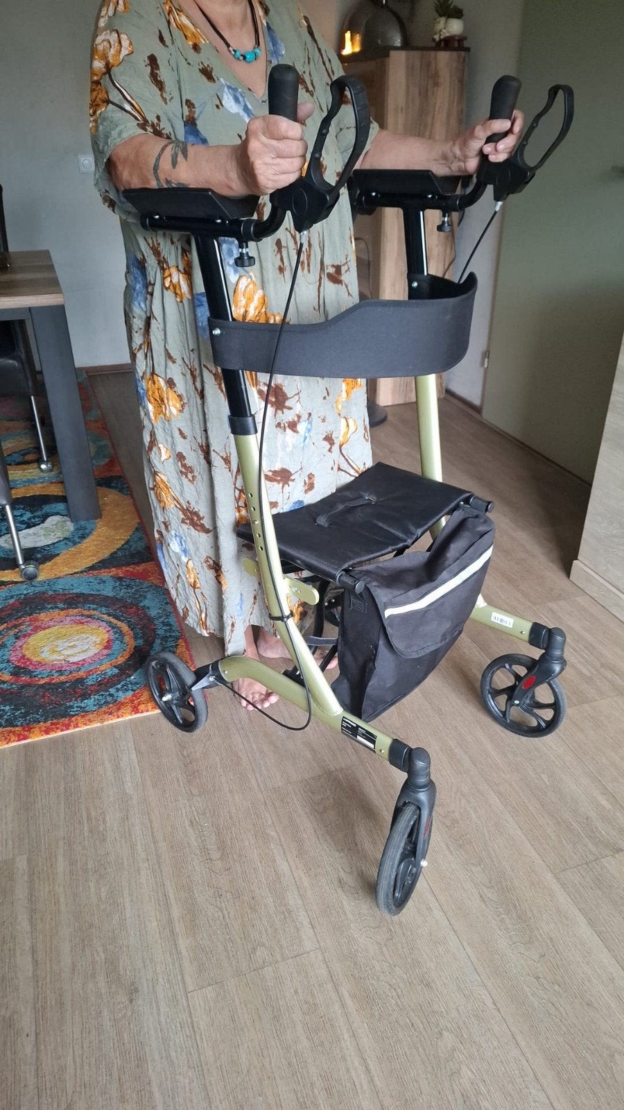 Hele goede rollator met armschalen, Ophalen, Lichtgewicht