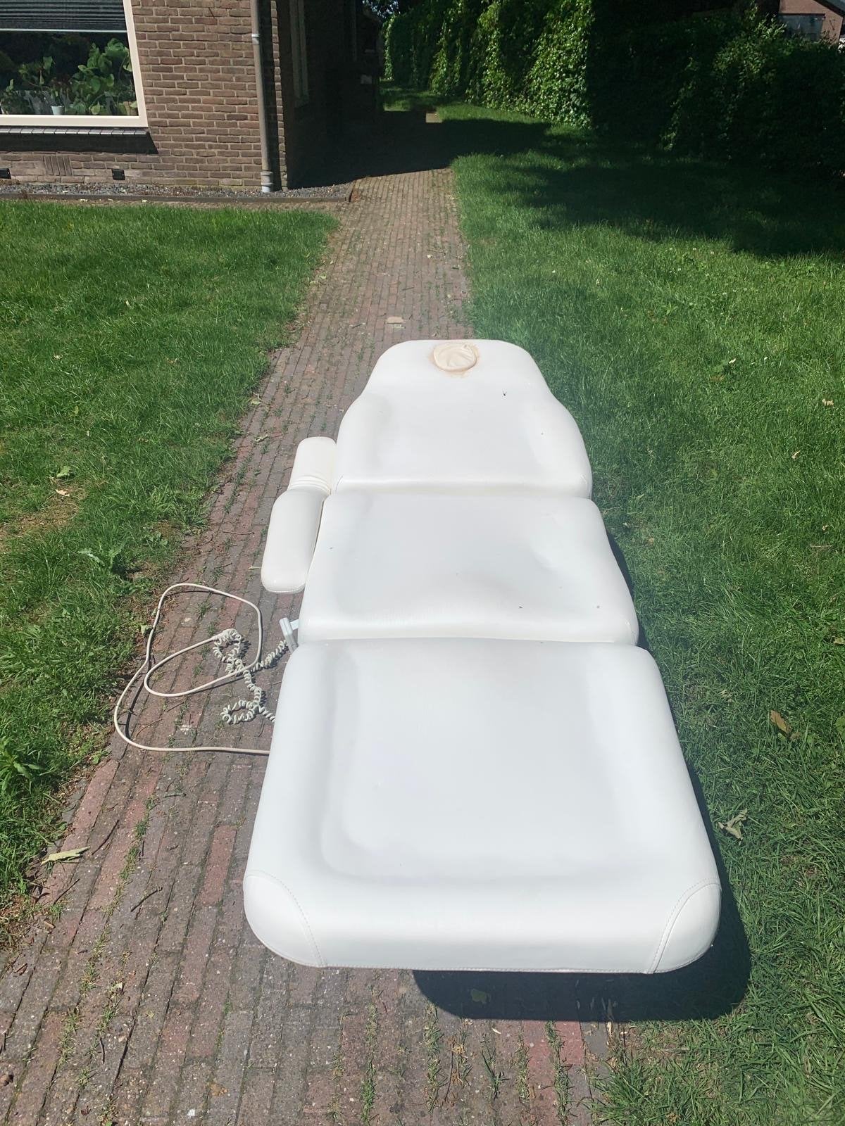 Elektrische behandelstoel / massagetafel, Ophalen, Gebruikt, Massagetafel