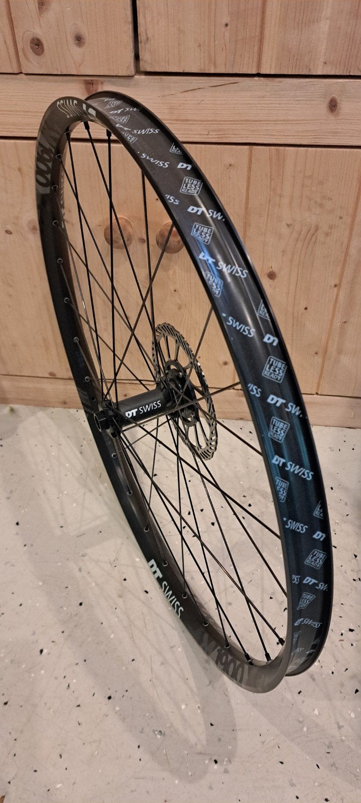 DT Swiss M1900 Spline 27.5  inch voorwiel met schijfrem, Fietsen en Brommers, Fietsonderdelen, Wiel, DT Swiss, Nieuw, Ophalen of Verzenden