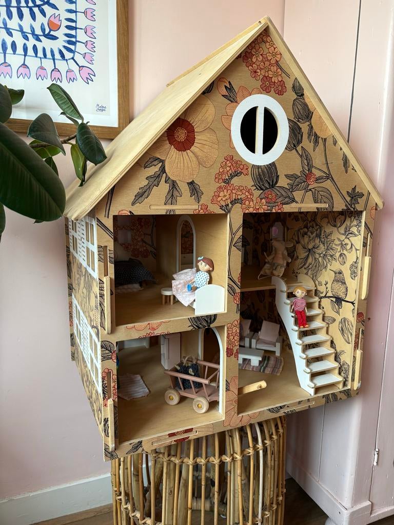Houten poppenhuis, Ophalen of Verzenden, Zo goed als nieuw, Poppenhuis