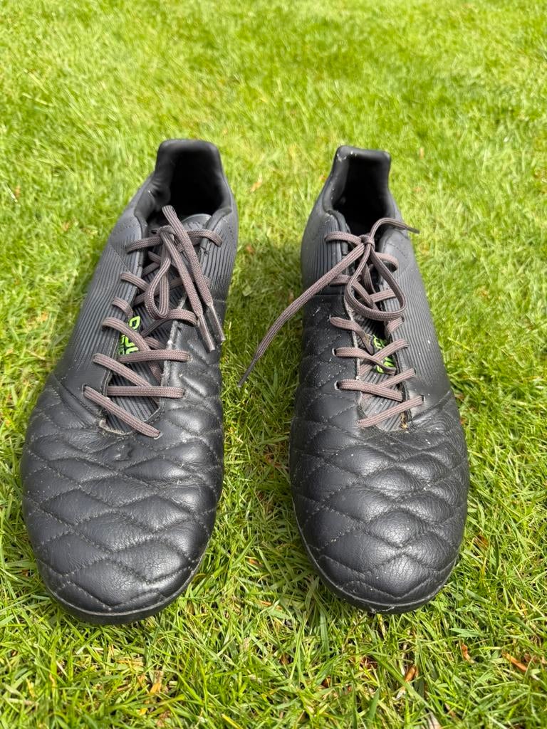 Kipsta voetbalschoen maat 44, Sport en Fitness, Voetbal, Maat XS of kleiner, Ophalen of Verzenden, Zo goed als nieuw, Schoenen