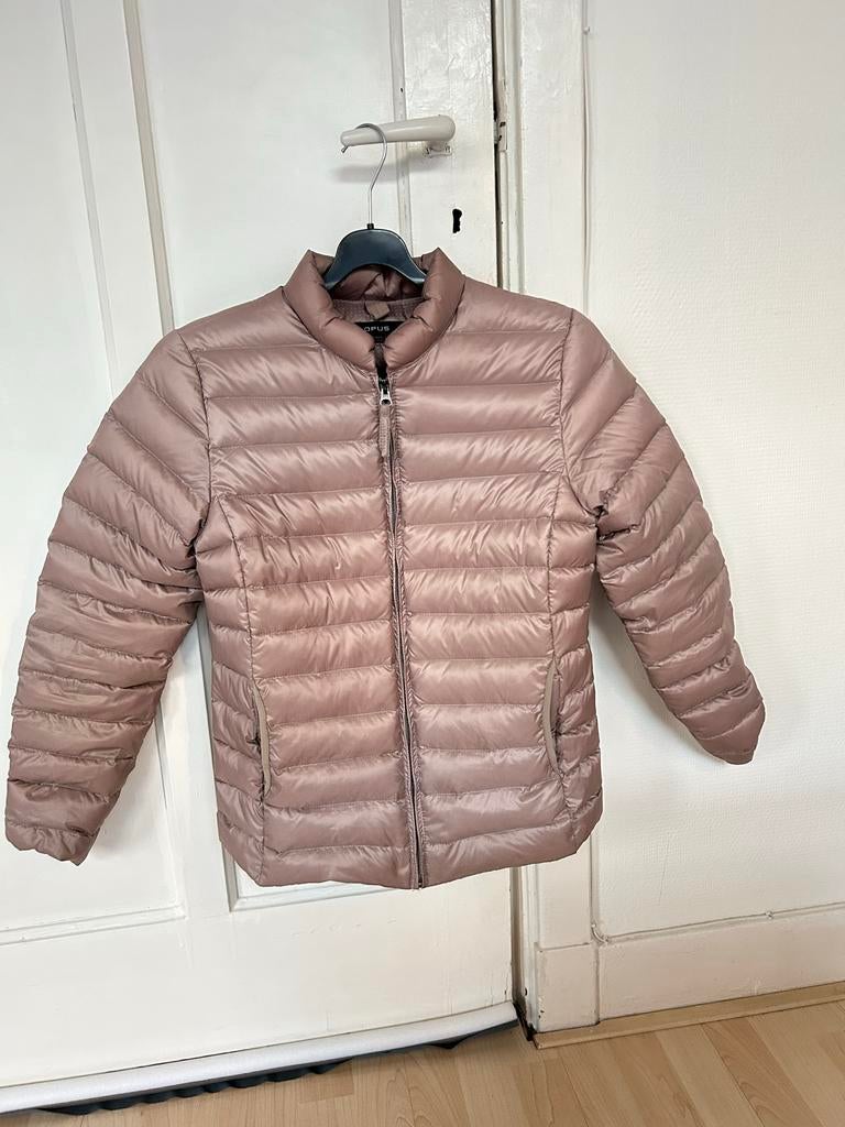 Opus donsjas. Zomerjas. Dons. Maat 36, Kleding | Dames, Jassen | Zomer, Ophalen of Verzenden, Zo goed als nieuw, Maat 36 (S), Beige