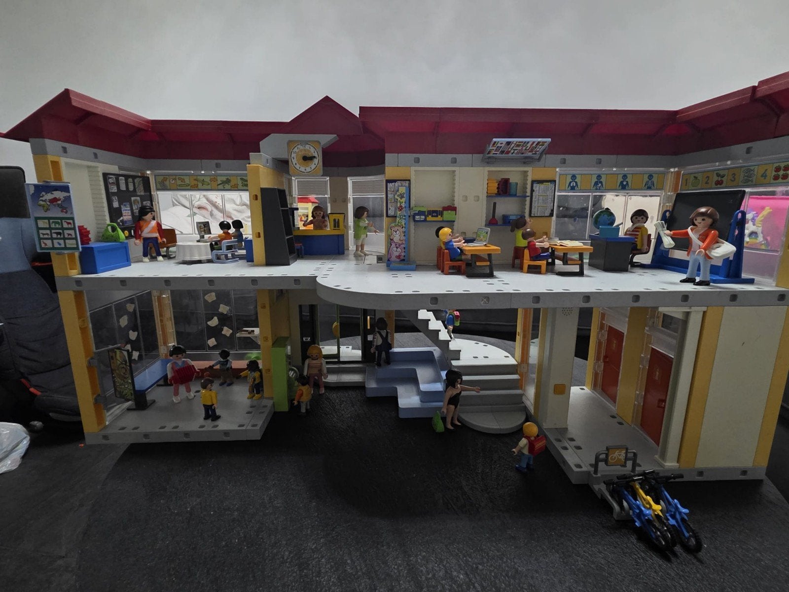 Playmobil Grote School met Inrichting en Figuren, Gebruikt, Gebouw, Complete set, Ophalen of Verzenden