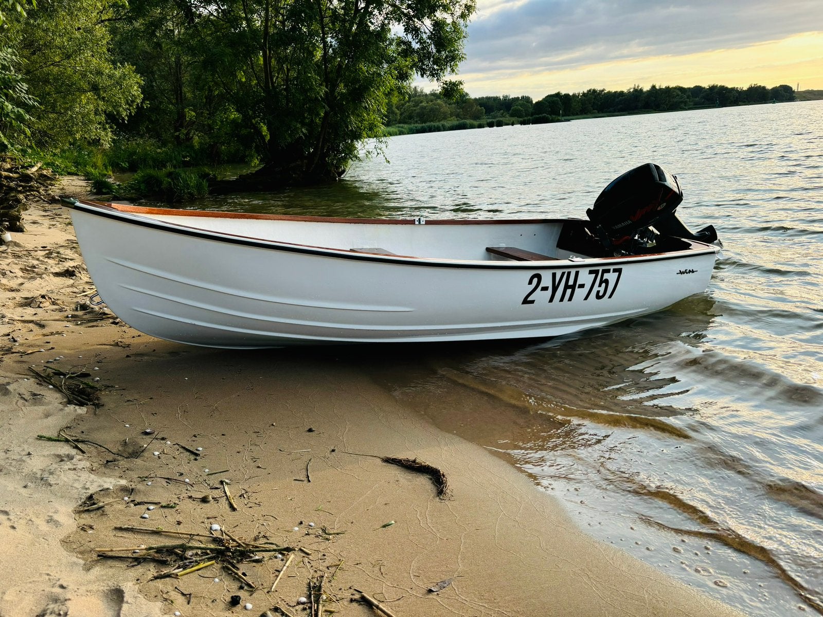 KMV With 200 Dromedille, Yamaha 15hp, Pega Trailer, Watersport en Boten, Vis- en Consoleboten, Ophalen, 10 tot 30 pk, Zo goed als nieuw