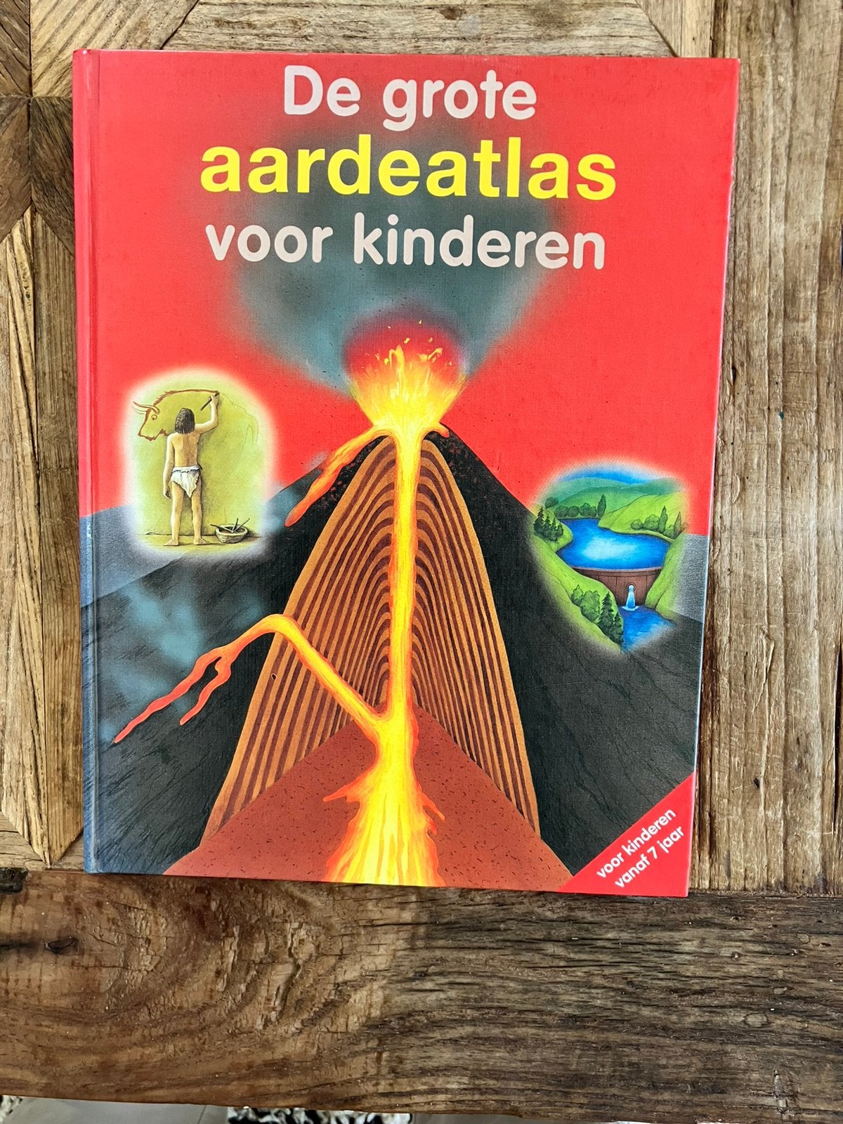 De grote aarde atlas voor kinderen, Boeken, Overige atlassen, Ophalen of Verzenden, Zo goed als nieuw, 1800 tot 2000