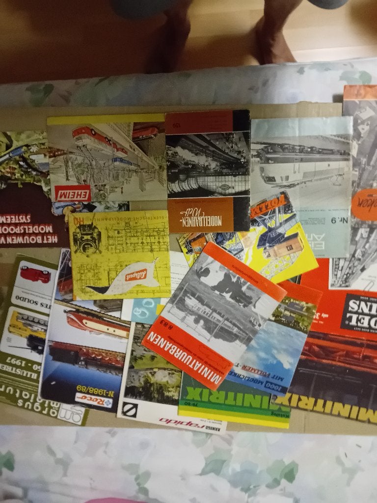 OUDE MINIATUUR TREINTJES CATALOGUSSEN, Overige merken, Gebruikt, Gelijkstroom, Verzenden