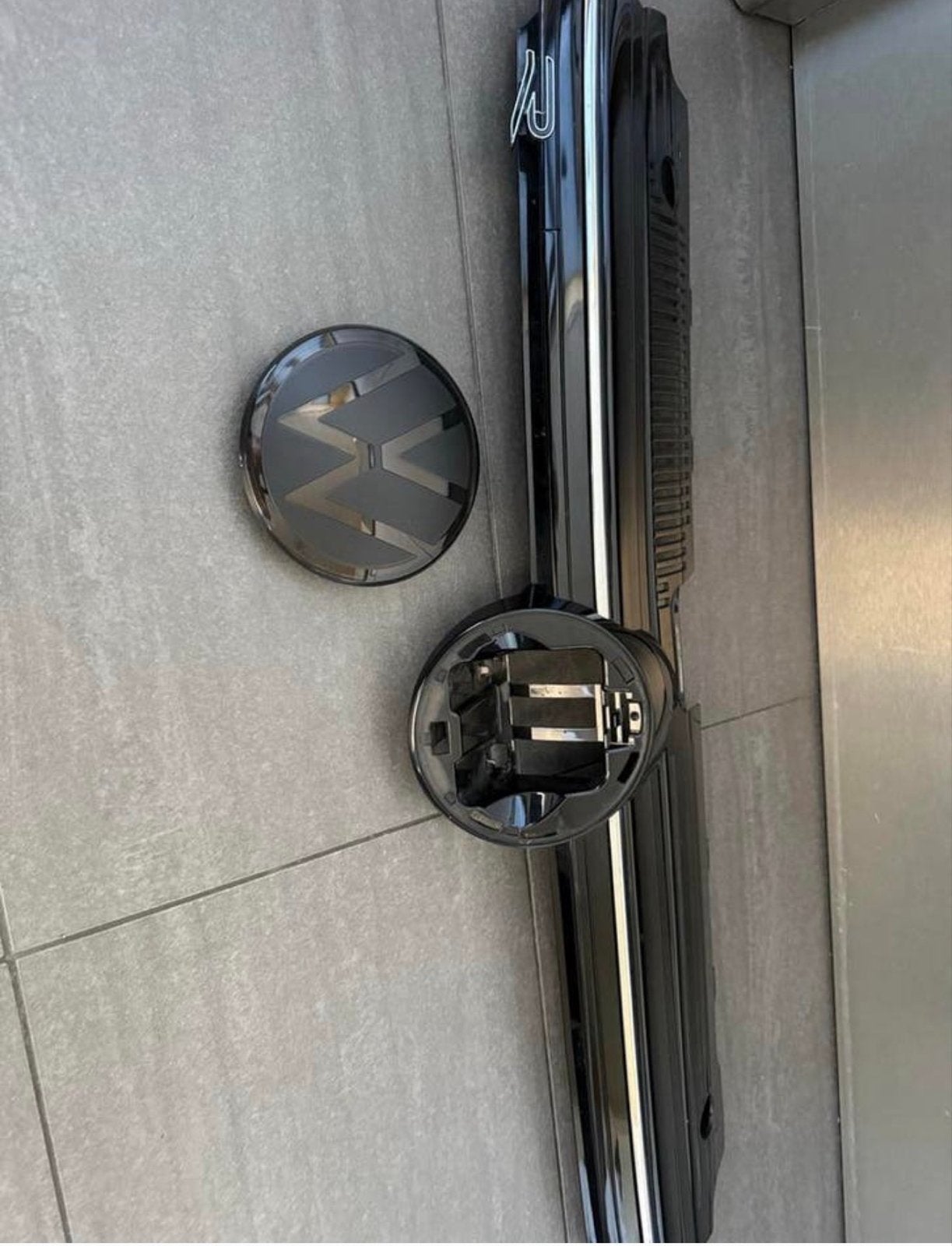 Originele VW Golf 8 R-Line grill met zwart embleem, Gebruikt, Ophalen of Verzenden, Bumper, Volkswagen