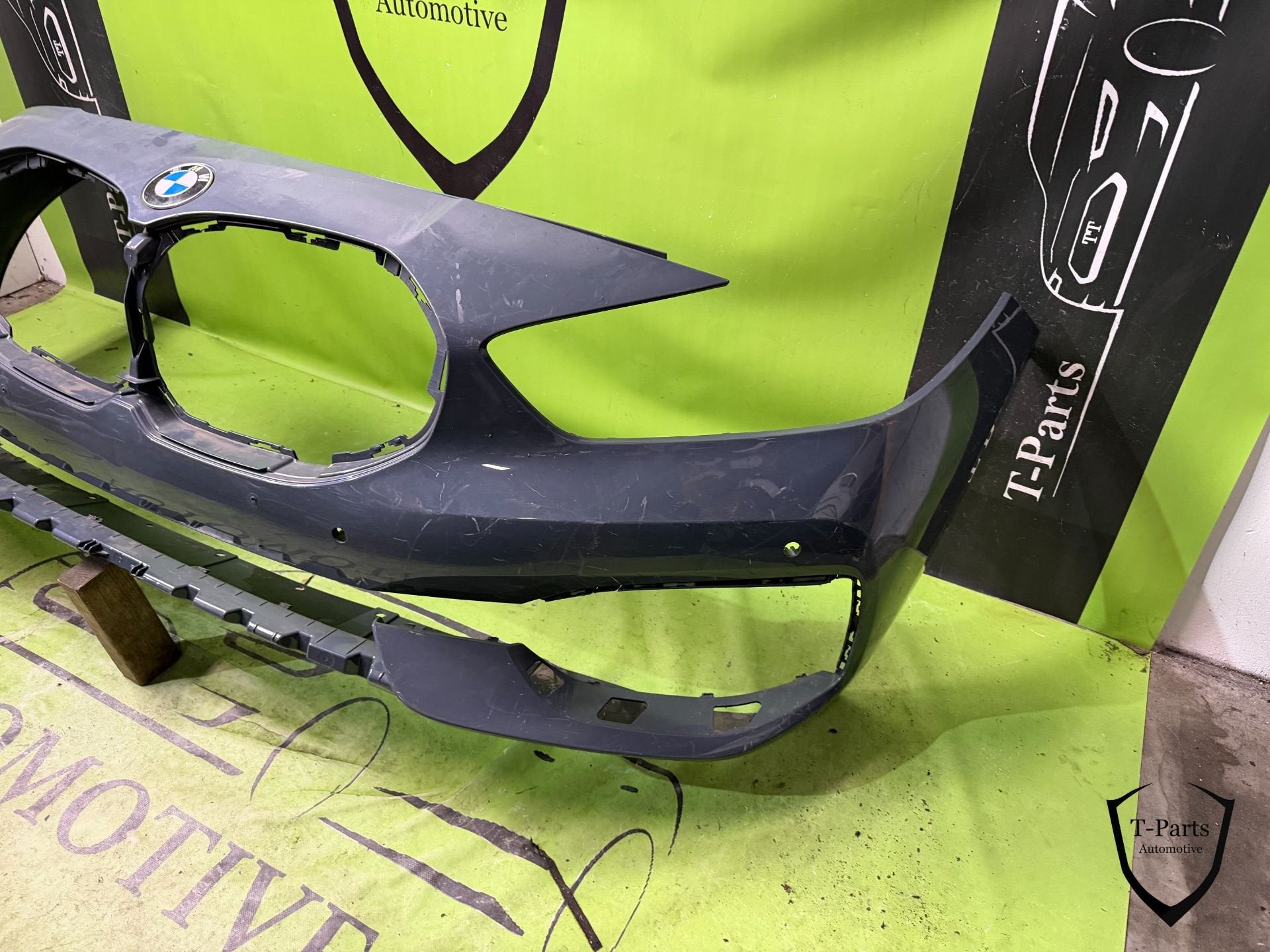 bmw 1 serie F40 bumper voorbumper 18+, Petuelring 130
80788  Munich, DE, Gebruikt, Info@bmw.de, Ophalen of Verzenden