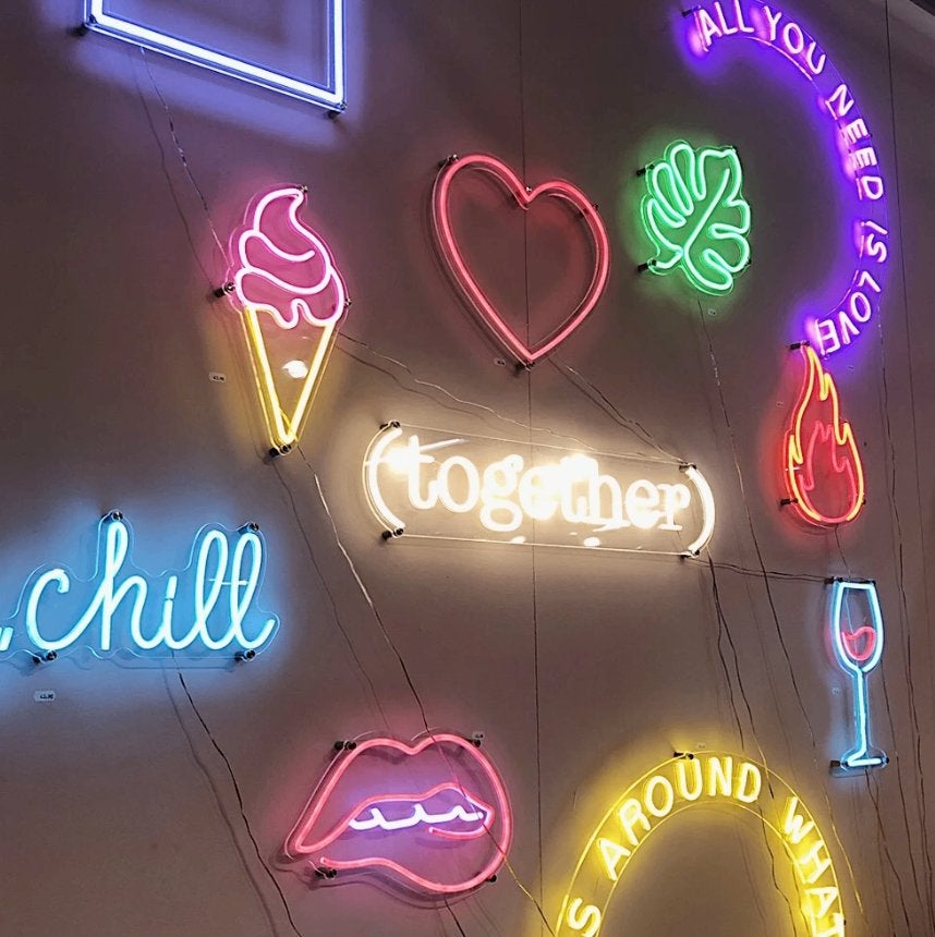 RETRO NEON SIGN BITING LIPS | CANDY SHOCK (NIEUW), -, Lichtbak of (neon) lamp, -, Nieuw
