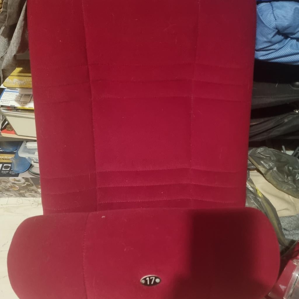 2 bioscoop stoelen op voet, Ophalen