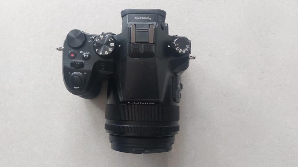 PANASONIC DMC-FZ2000 bridge camera met 9 maanden garantie, Ophalen of Verzenden, Zo goed als nieuw, Overige Merken, 8 keer of meer