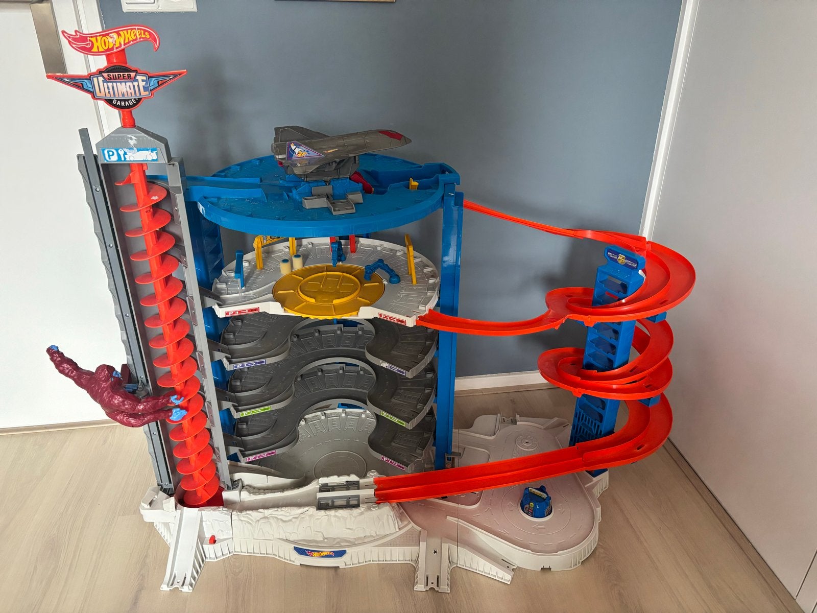 Hot Wheels Super Ultimate Garage Racebaan met Gorilla, Ophalen, Racebaan, Zelf te bouwen, Zo goed als nieuw