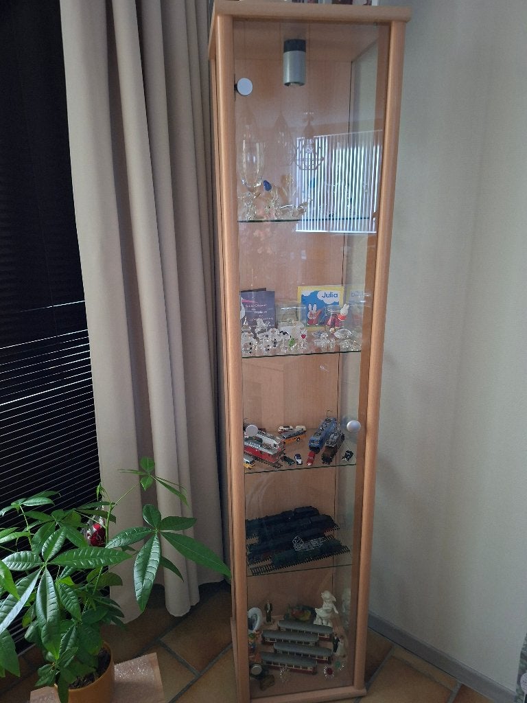 Vitrinekast te koop