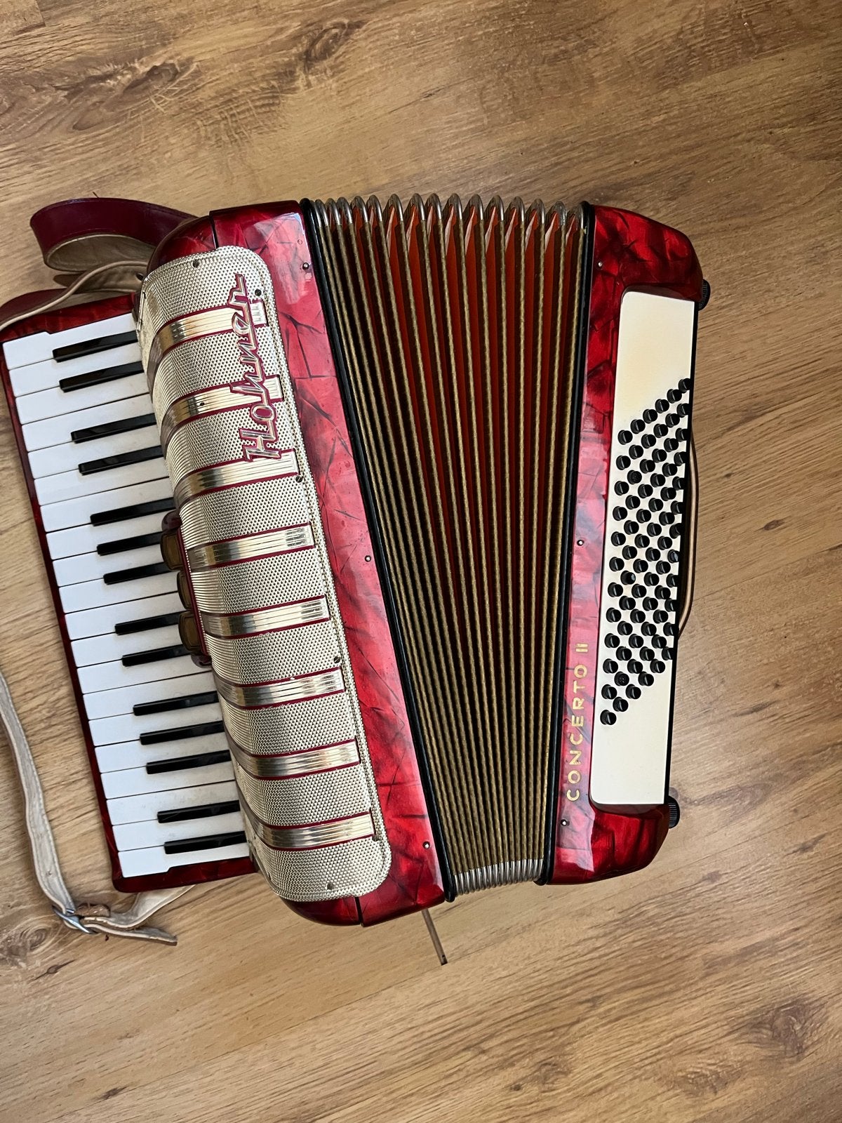 Hohner Concerto II Accordeon met koffer en bladmuziek, Ophalen, 72-bas, Met koffer, Toetsaccordeon