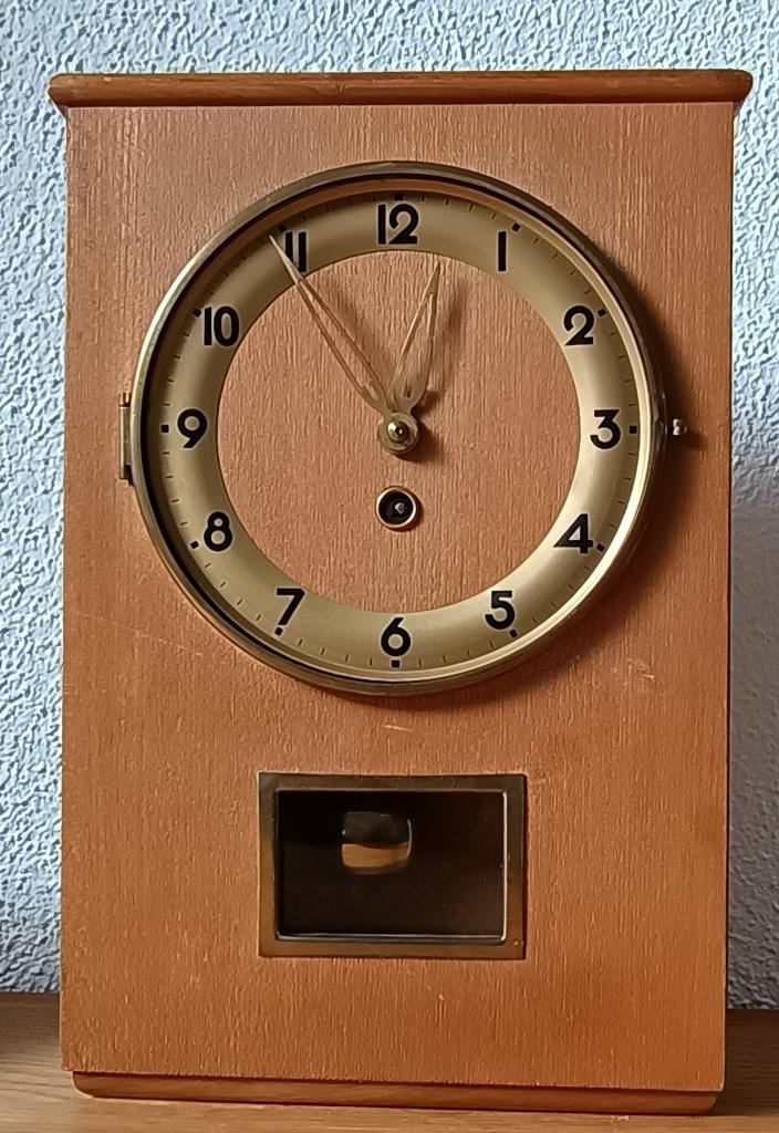 Westerstrand vintage wandklok -keukenklok-Swedish design 60s, Huis en Inrichting, Woonaccessoires | Klokken, Ophalen, Gebruikt