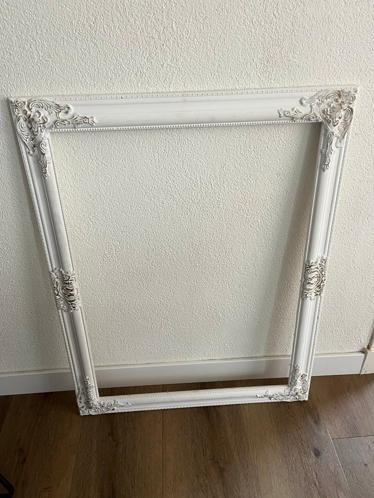 Decoratieve witte spiegellijst met gouden accenten, Ophalen, Gebruikt, Schilderijlijst, Met sierrand