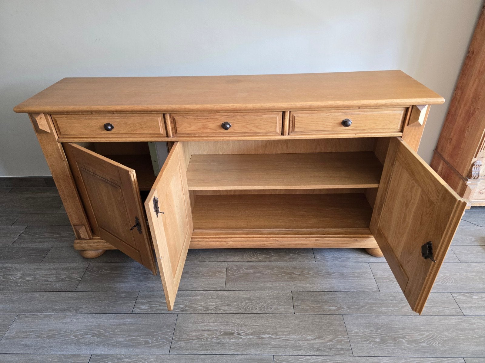 Prachtig eiken dressoirkast met 3 deuren en 3 lades, Ophalen