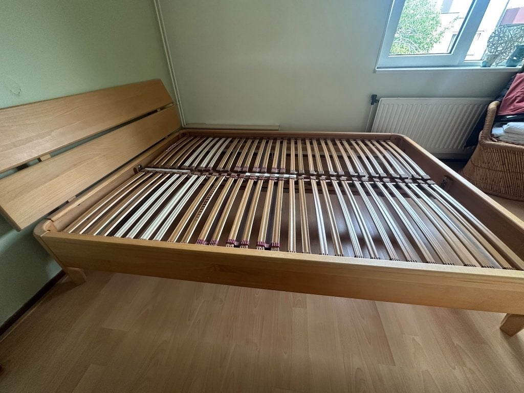 Foto 3 van 2-Persoons houten ledikant van massief beuken