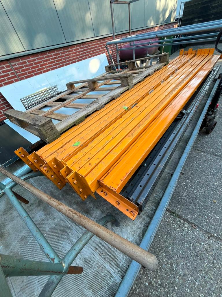 Stelling 8 meter lang, Ophalen