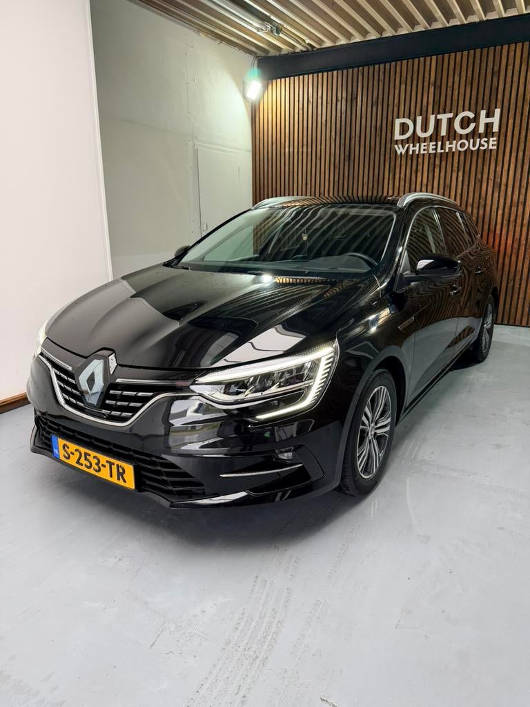 Renault Mégane 1.6 E-tech Plug-in Hybrid 160pk 2022 Zwart, Auto's, Zwart, Plug-in hybride, 91 pk, Hybride Elektrisch/Benzine