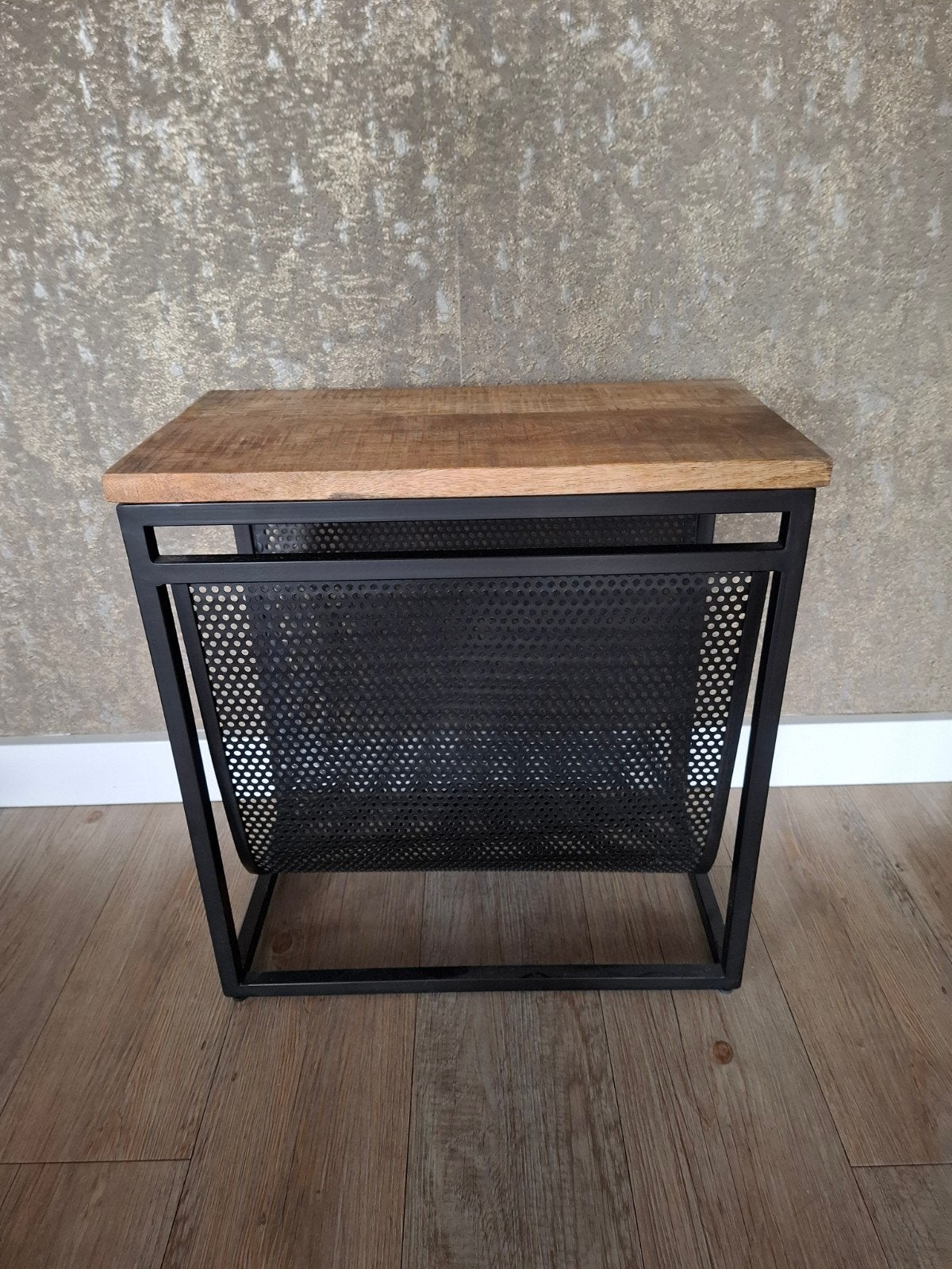 Industriële lectuurbak van Natuzzi - 44x24x45cm, Ophalen, Gebruikt, Modern, Lectuurbak