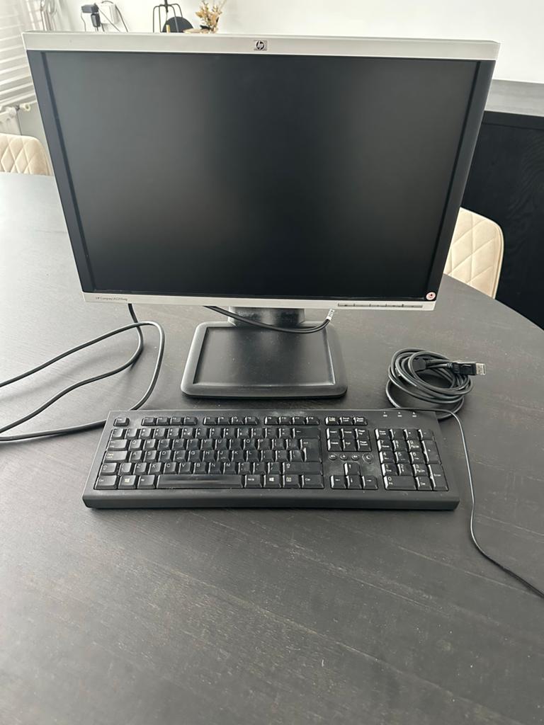 HP Compaq LA2206x Monitor met toetsenbord, Computers en Software, Monitoren, Ophalen, Gebruikt, In hoogte verstelbaar, Full HD