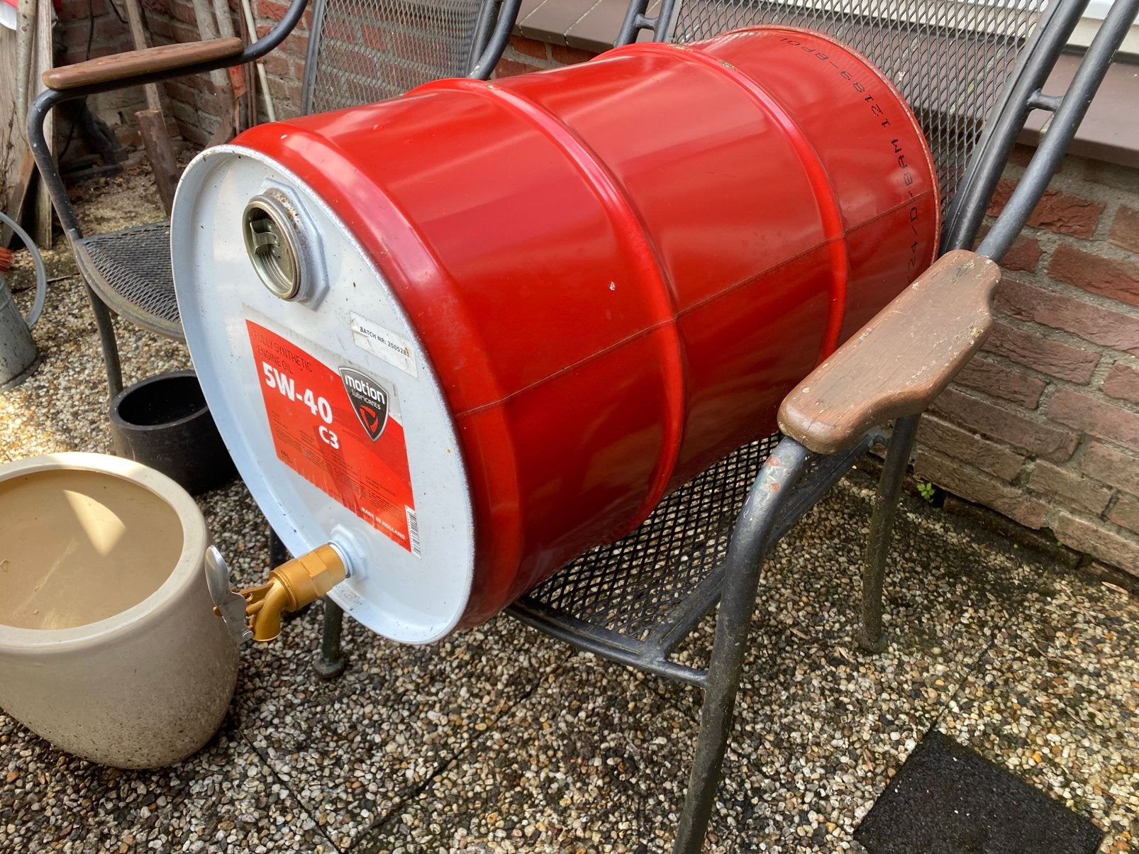 Vat met nieuwe tapkraan. 60 liter, Ophalen