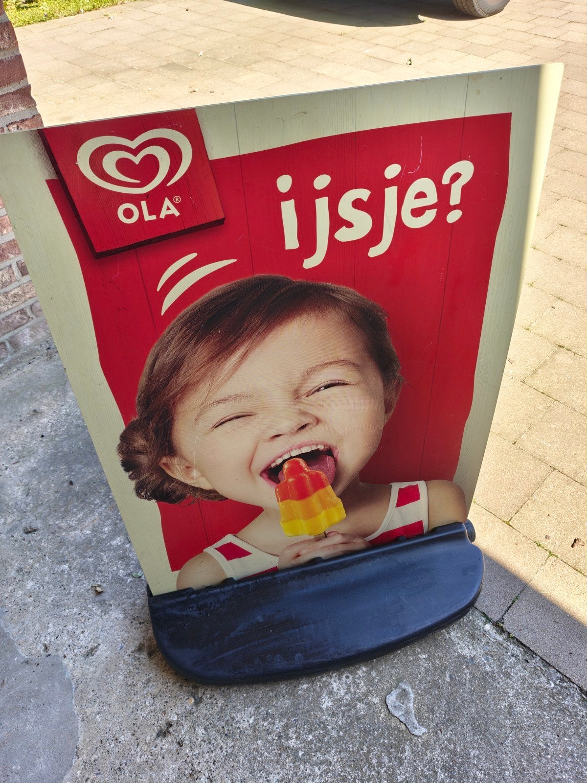 Reclamebord OLA ijsje - Vrolijk en opvallend!, Verzamelen, Merken en Reclamevoorwerpen, Ophalen
