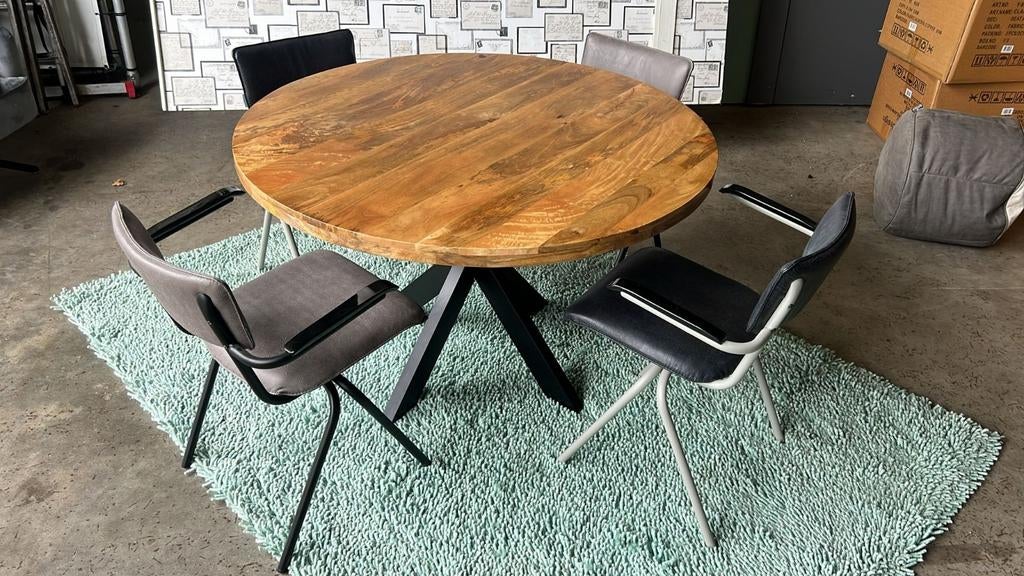 Stoel L'ancora Africa leder 2x grijs en 2x zwart. NIEUW, Huis en Inrichting, Stoelen, Ophalen, Nieuw, Leer, Vier