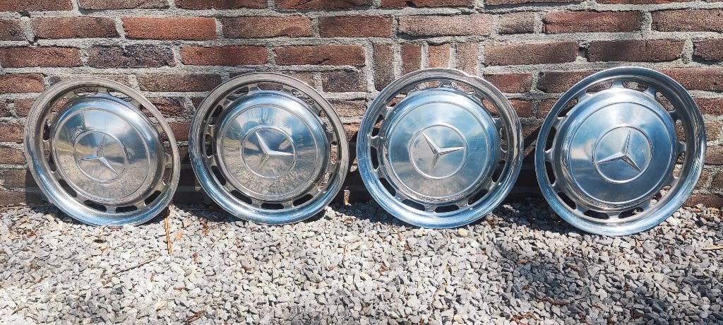 Mercedes olditimer wieldoppenset 4, Ophalen, Gebruikt