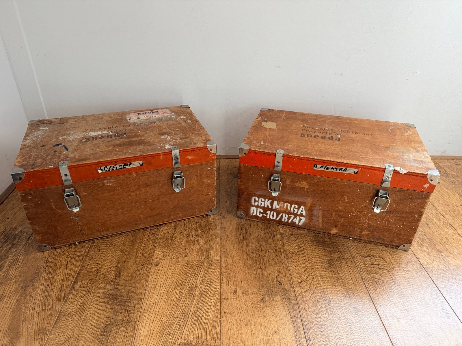 Vintage Garuda Airlines houten kisten (set van 2), Ophalen, Gebruikt, 50 tot 100 cm, 5 – 50