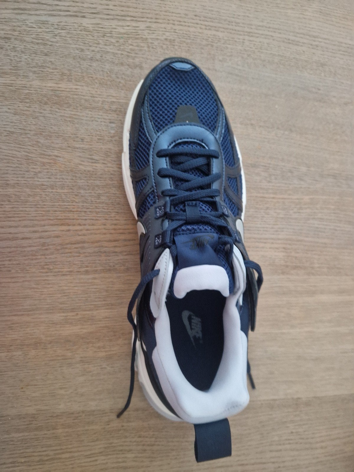 Volledig nieuw ongedragen Nike V2K RUN, Ophalen, Nike, Overige typen, Nieuw