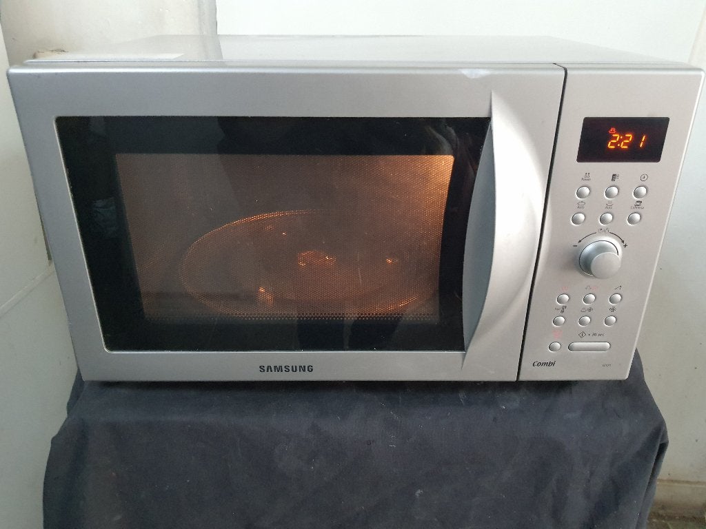 Samsung Combi magnetron oven werkt Perfect en is schoon, Ophalen, Hete lucht, Draaiplateau, Magnetron
