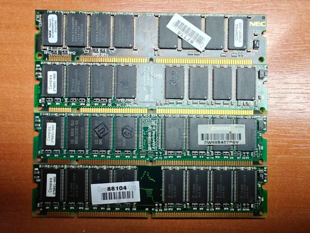 Compaq 32MB PC66 DIMM Geheugenmodule (4 stuks), Computers en Software, RAM geheugen, Ophalen, Overige soorten, Desktop, Gebruikt
