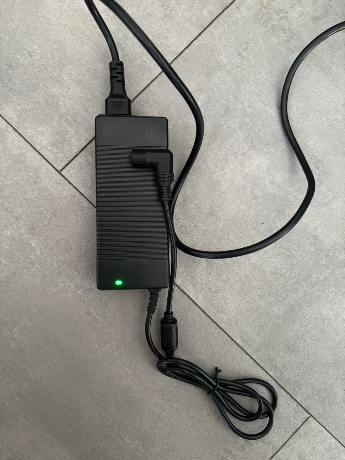 E-bike lader 42V (36V accu) - Plug met pin, Ophalen, Zo goed als nieuw