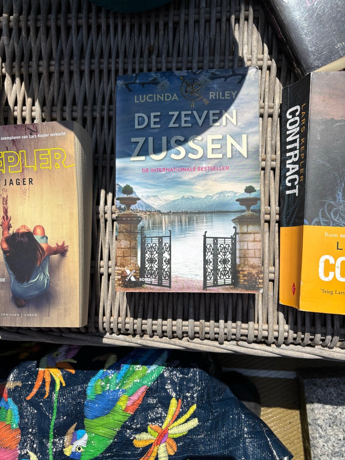 Boekenpakket: De Zeven Zussen, De Kraamhulp, Contract, Boeken, Ophalen of Verzenden, Gelezen, Nederland