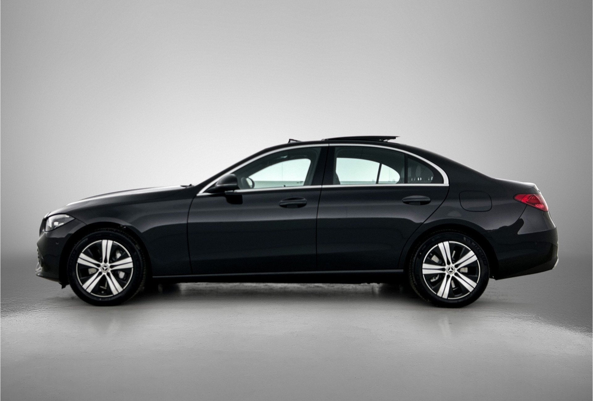 Mercedes-Benz C-Klasse Estate 300 e Business Solution | Warm, Auto's, Automaat, Achterwielaandrijving, Zwart, 4 cilinders