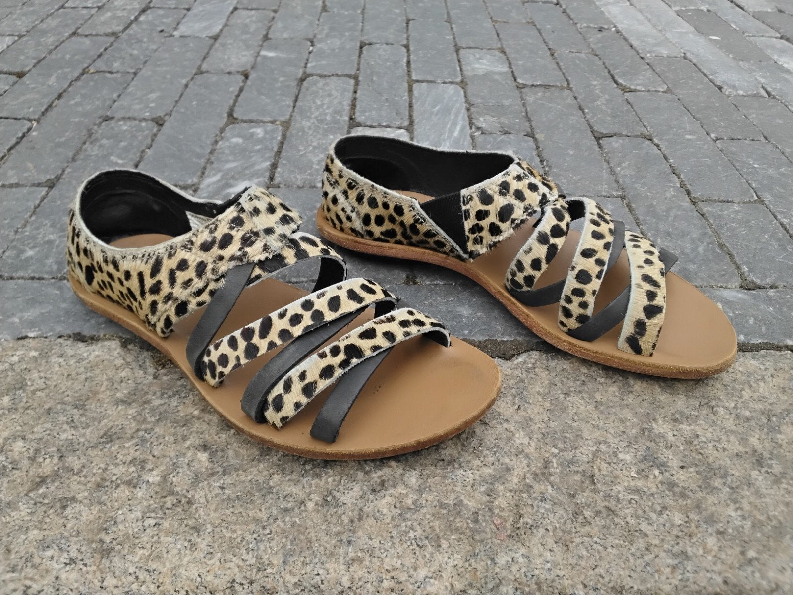 Sorel panterprint sandalen maat 38 - Zo goed als nieuw, Kleding | Dames, Schoenen, Overige kleuren, Zo goed als nieuw, Sandalen of Muiltjes