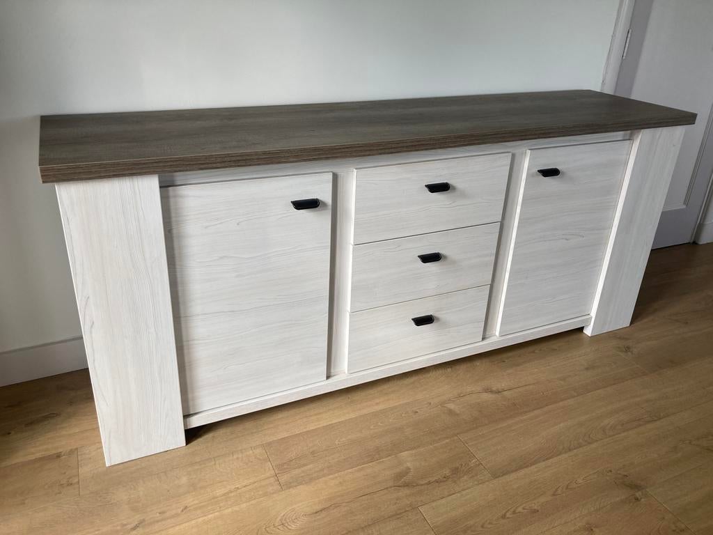 Zeer nette en stevige dressoir kast, Huis en Inrichting, Kasten | Dressoirs, Ophalen, Zo goed als nieuw, 25 tot 50 cm, 200 cm of meer