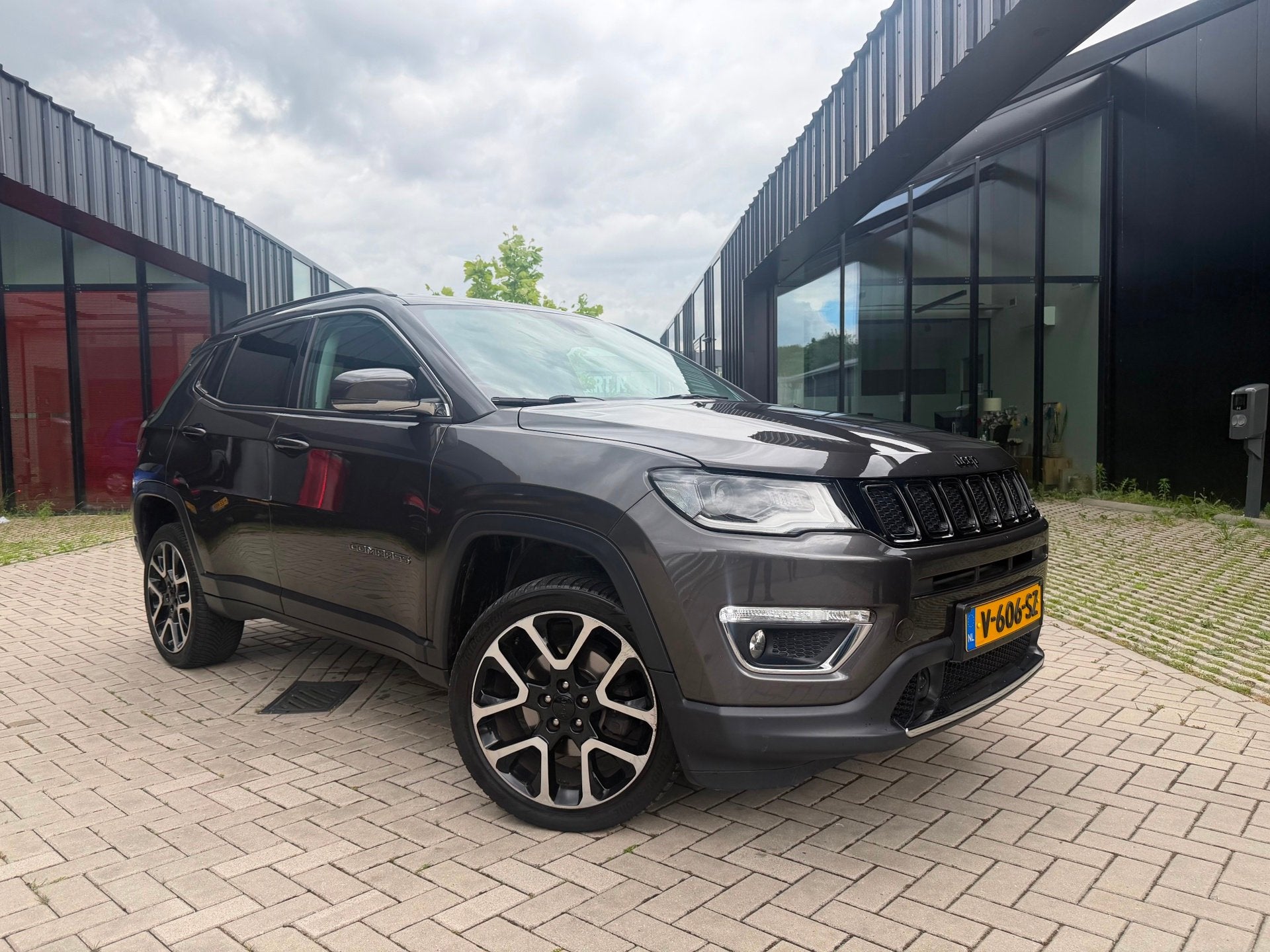 Jeep Compass 1.4 MultiAir 4x4 Limited Grijs Kenteken NL Auto, Auto's, 450 kg, Gebruikt, 4 cilinders, Leder en Stof
