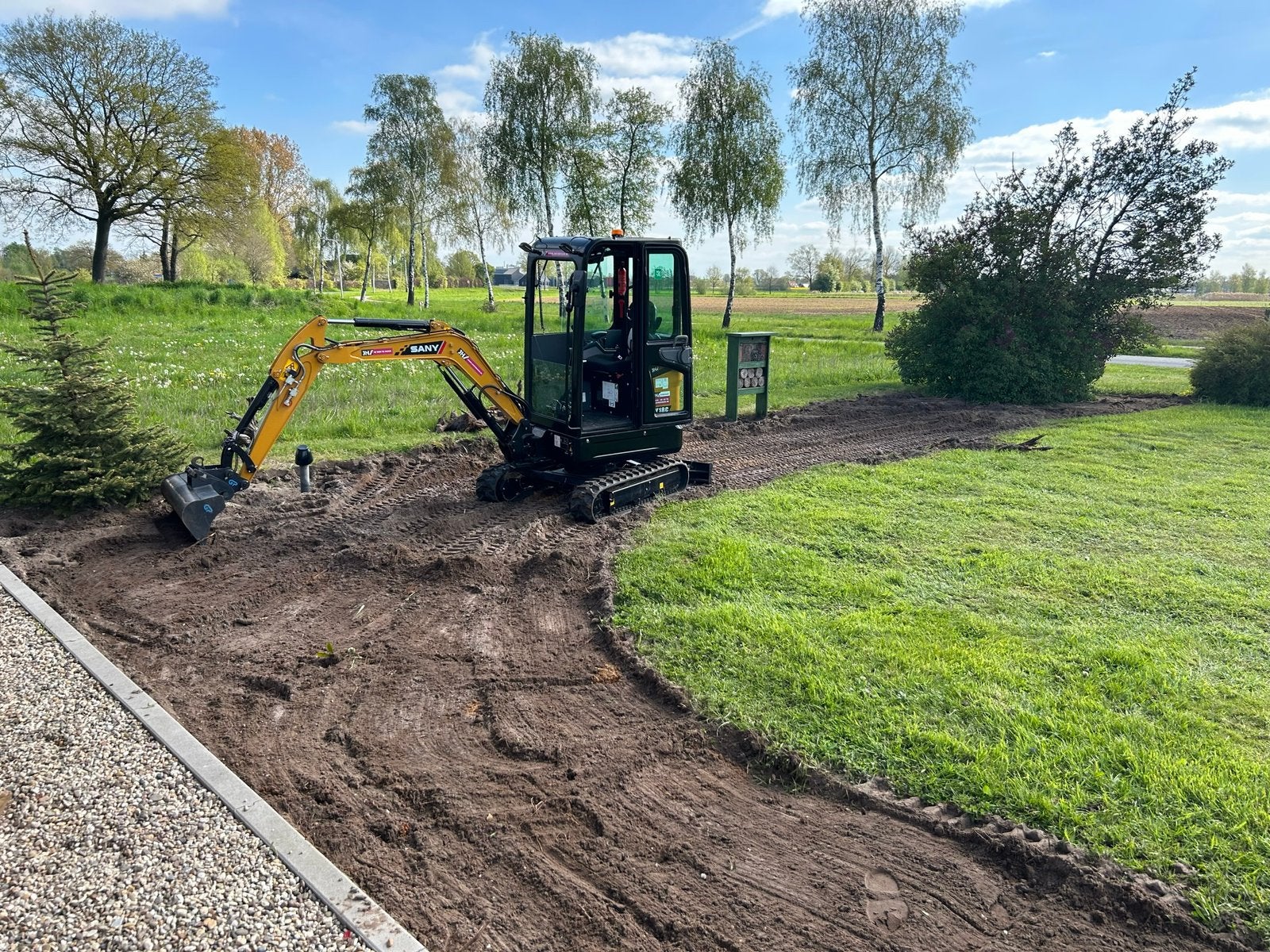 Aangeboden hovenier/stratenmaker/minikraanmachinist, Diensten en Vakmensen
